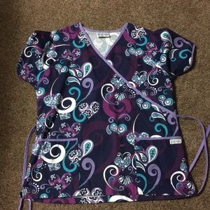 Uniform advantage scrub top size medium